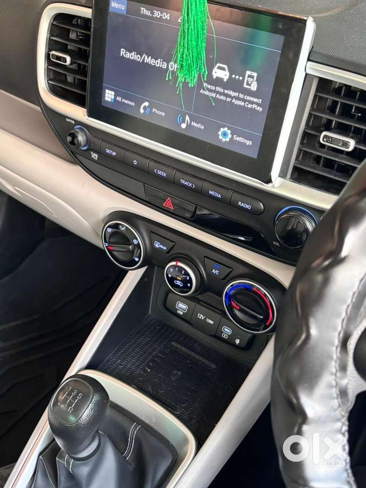 Hyundai Venue 2025 Petrol 9100 Km Driven