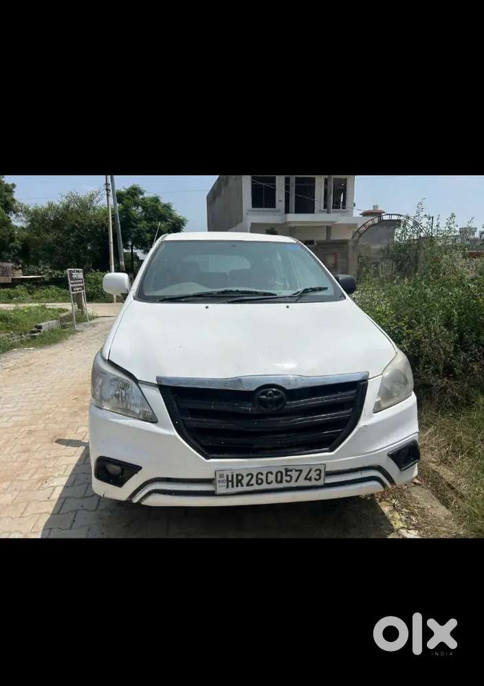 Toyota Innova 2015-valid Upto 2030  Petrol+cng Pass With Rc 2nd Owner