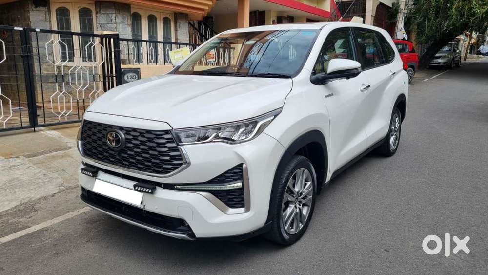 Toyota Innova Hycross 2.0 Zx (o) Hybrid 7 Str, 2024, Petrol
