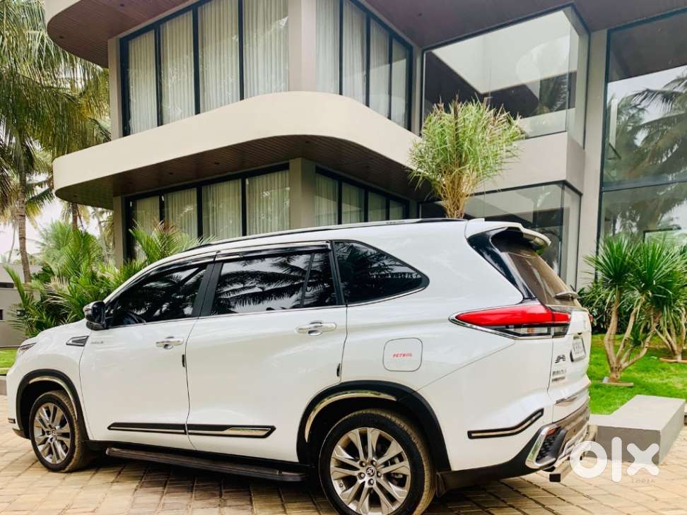 Toyota Innova Hycross 2.0 Zx (o) Hybrid 7 Str, 2025, Cng & Hybrids