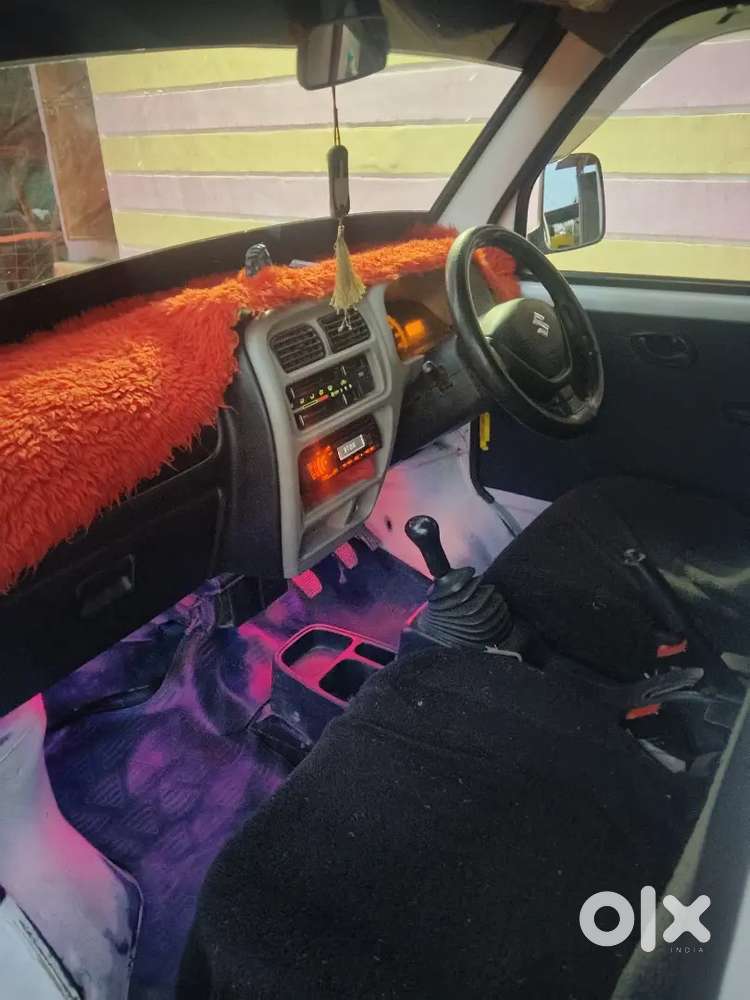 टॉप कंडीशन में गाड़ी है