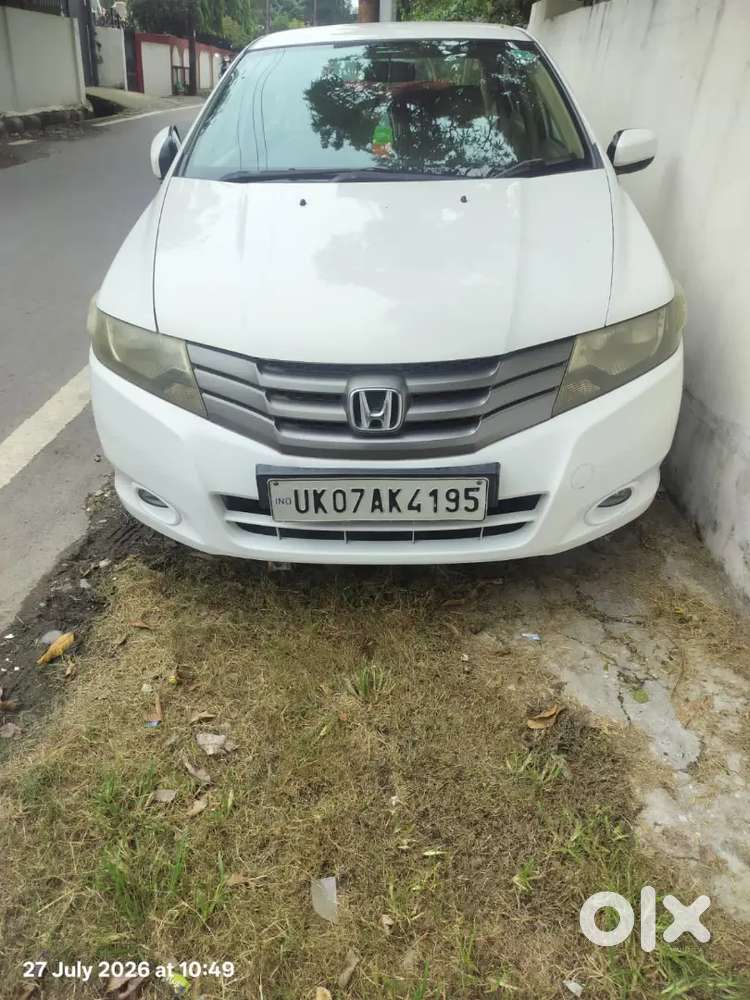 Less Driven Honda City Petrol Manual 2011 Variant