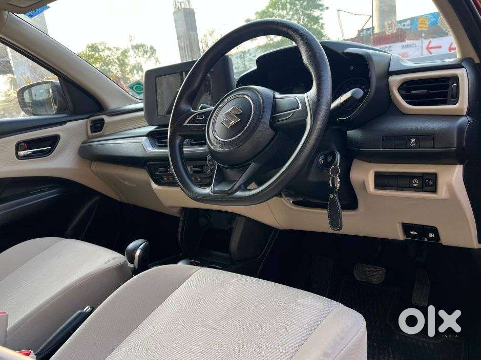 Maruti Suzuki Swift Dzire Vxi(o) Amt, 2025, Petrol