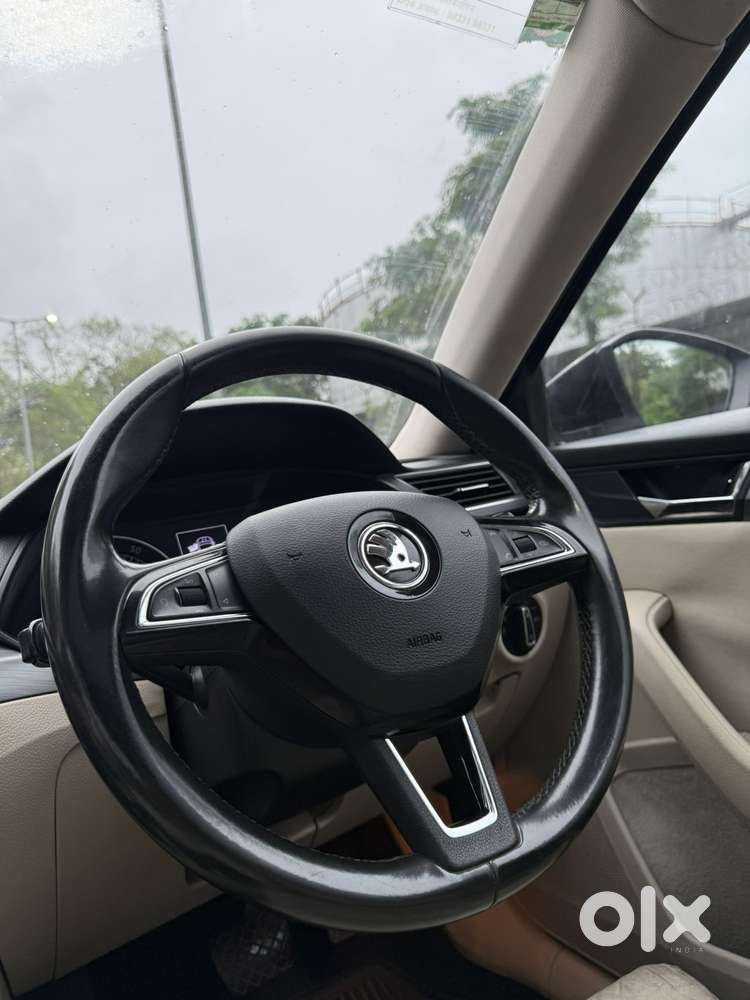 Skoda Superb Style 1.8 Tsi At, 2017, Petrol