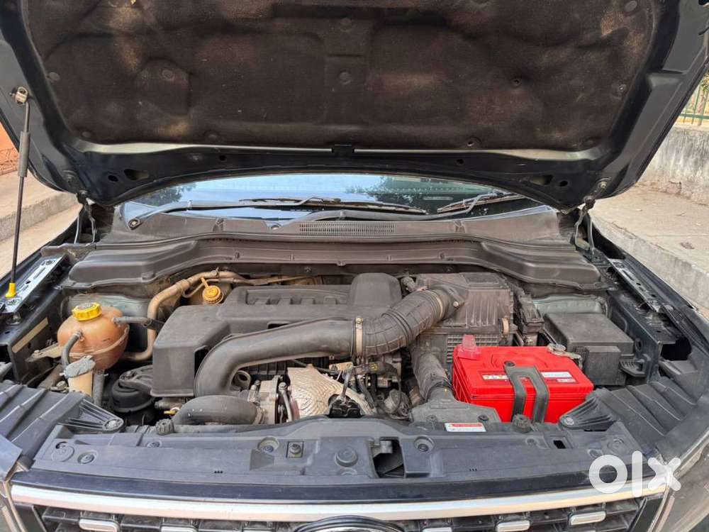 Mahindra Xuv300 W6 Amt Diesel, 2022, Diesel