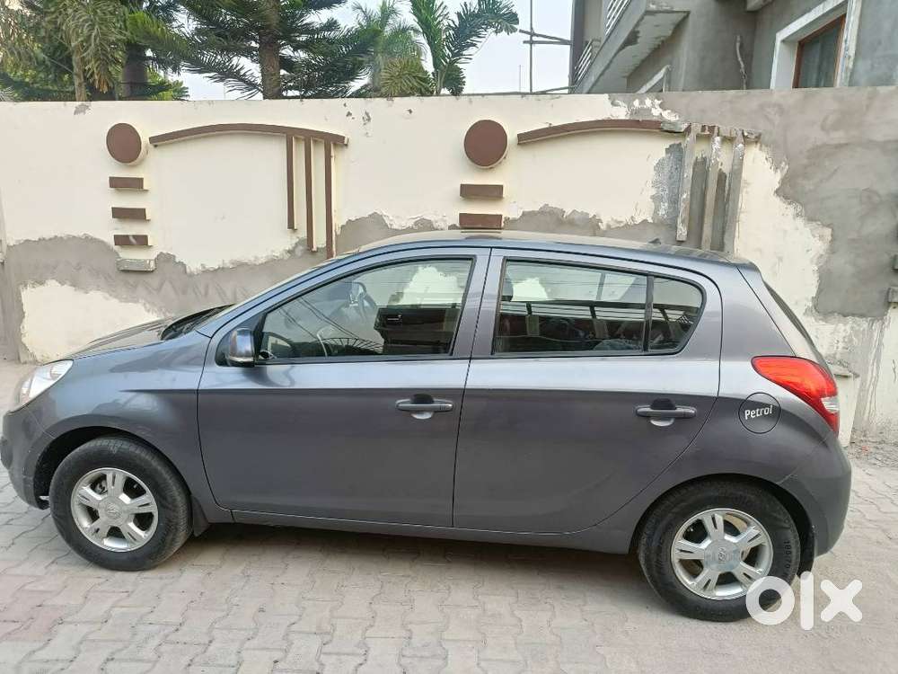 Original Paint, Well Maintained With Service Record, Automatic Climate