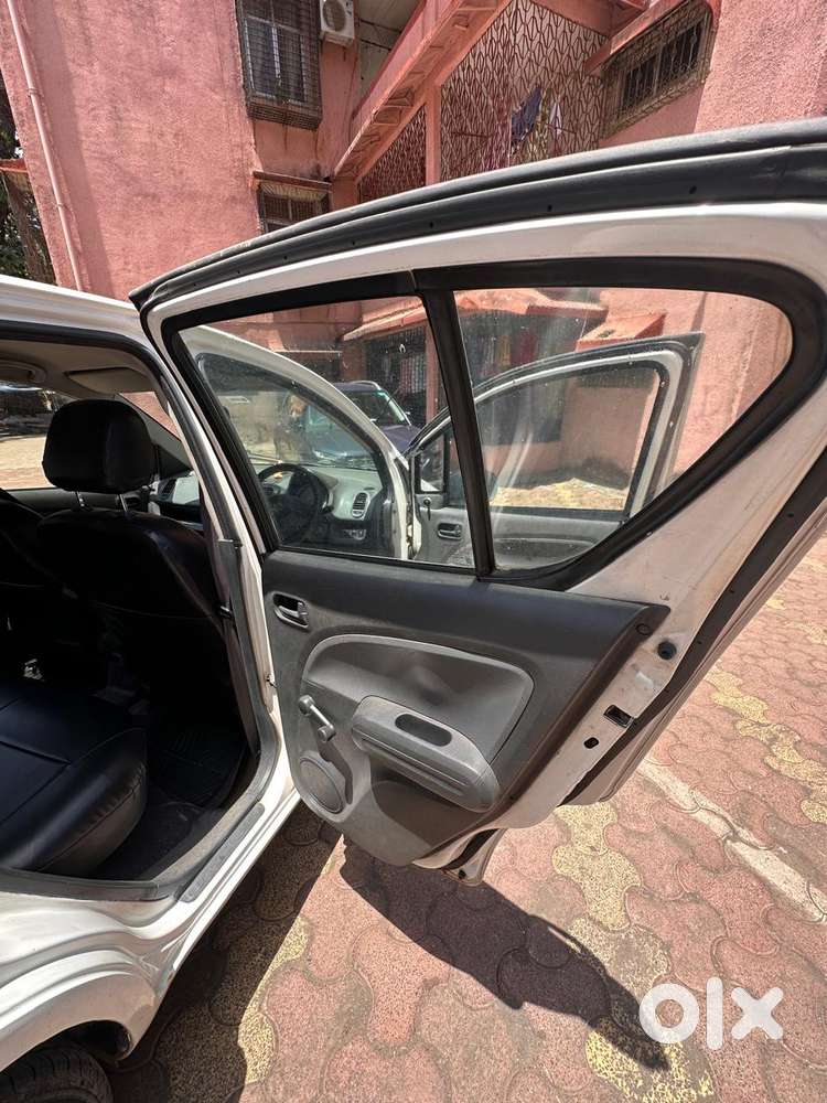 Maruti Suzuki Ritz Lxi, 2012, Petrol