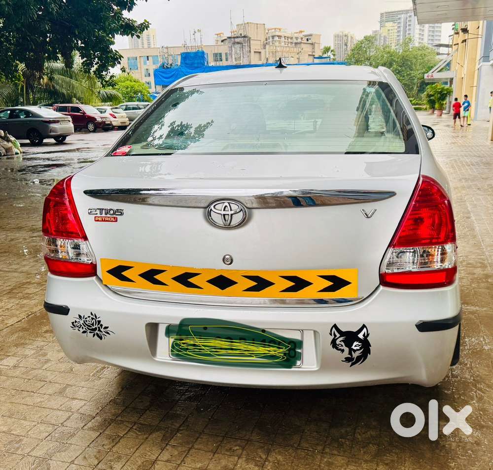 Toyota Etios 1.5 V 2013