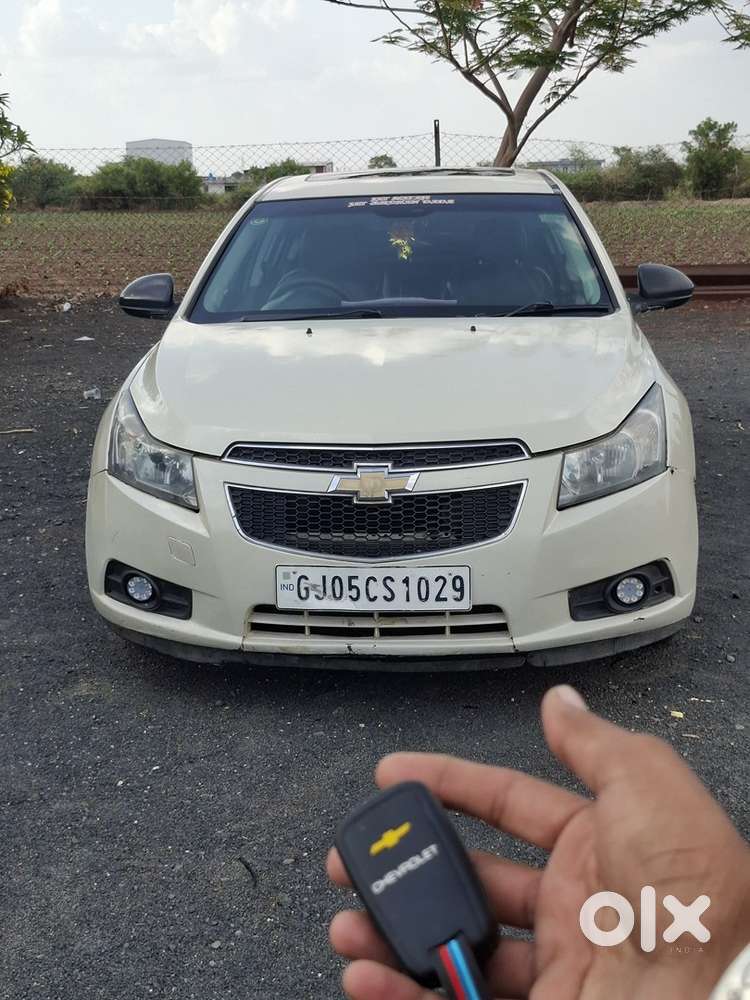 Chevrolet Cruze Diesel 2011. Top Model With Sunroof.