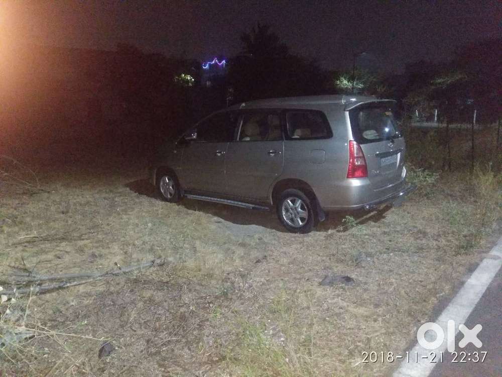 Toyota Ceo Co. Maintained 2008 Innova 2.5v Diesel 2.25l Km City 14kmpl