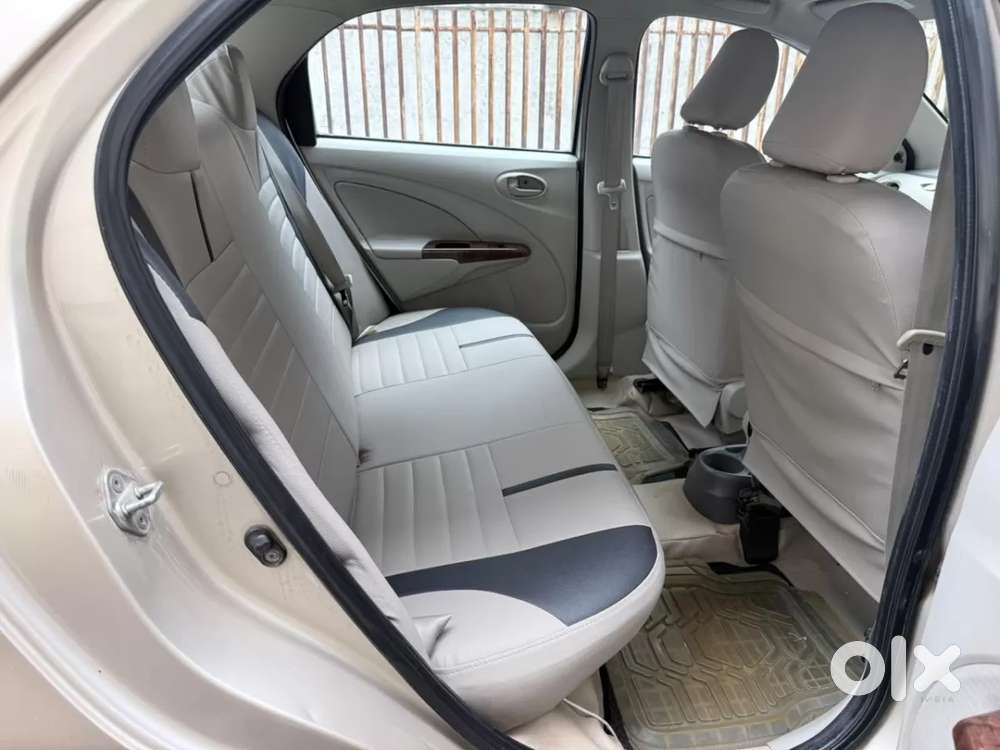 Toyota Etios 1.5 V, 2013, Petrol