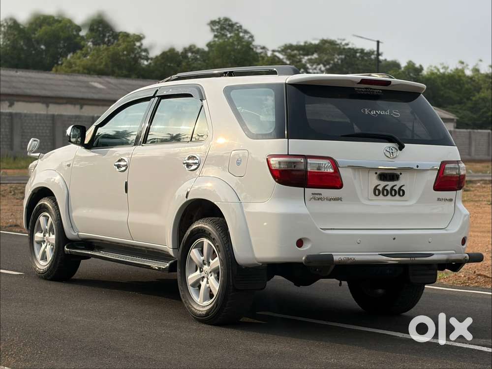 Toyota Fortuner 4x4 At, 2011, Diesel