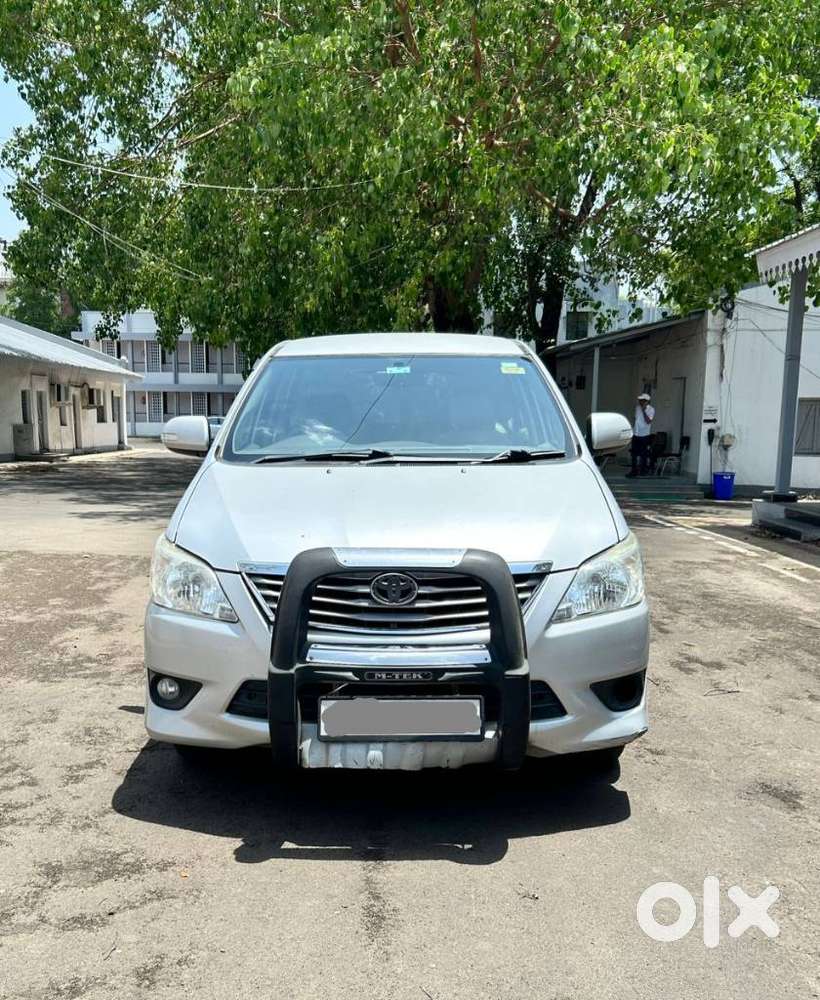 Toyota Innova 2.5 V 7 Str, 2013