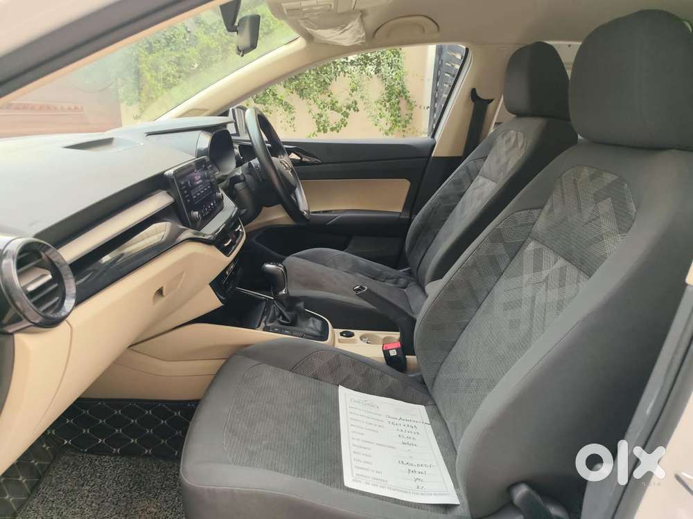 Skoda Slavia Ambition 1.5l Tsi Dsg, 2023, Petrol