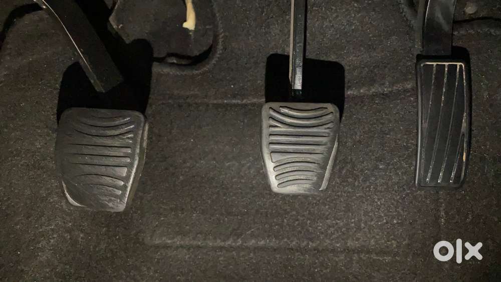 Mahindra Xuv700 2.0 Ax 5 Petrol Mt Str, 2022, Petrol