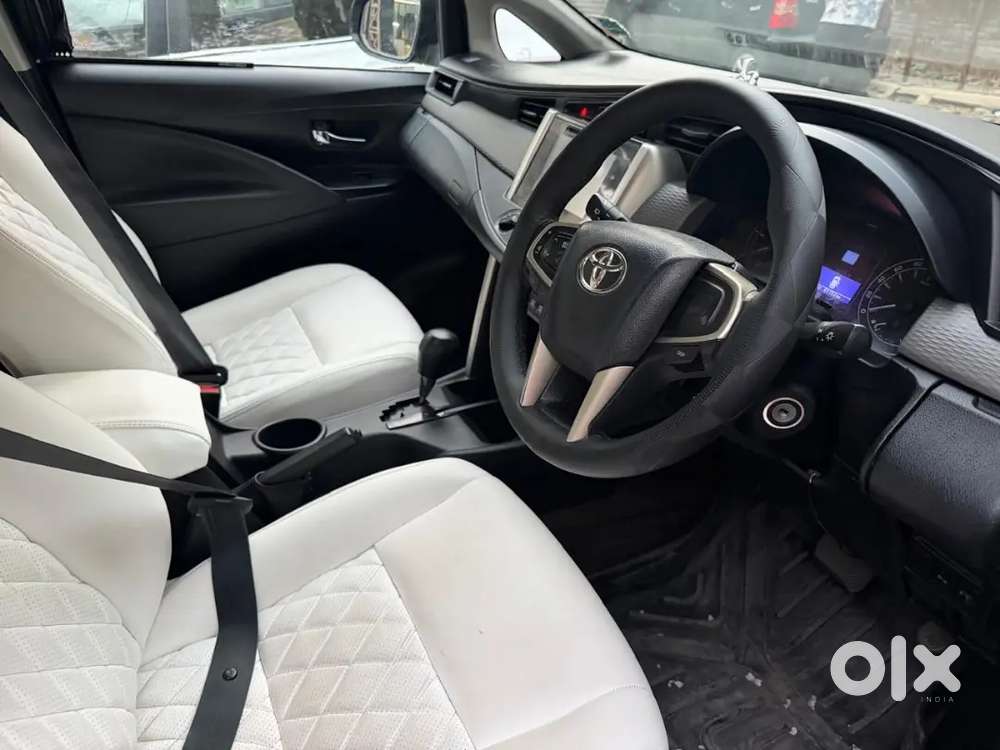 Innova Crysta 2.8g Automatic Disel Super Duper Prime Condition