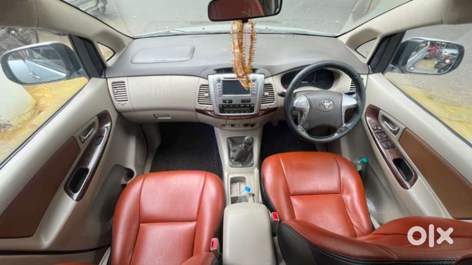 Toyota Innova 2.5 Vx 8 Seater Bs Iv, 2012, Diesel