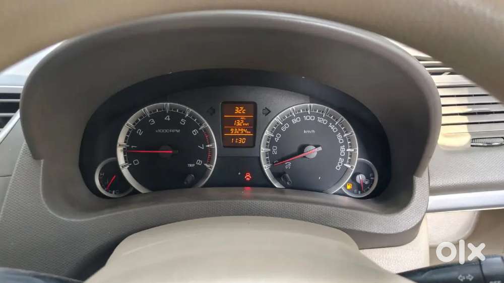 Maruti Suzuki Ertiga Zxi 2012 Top Model