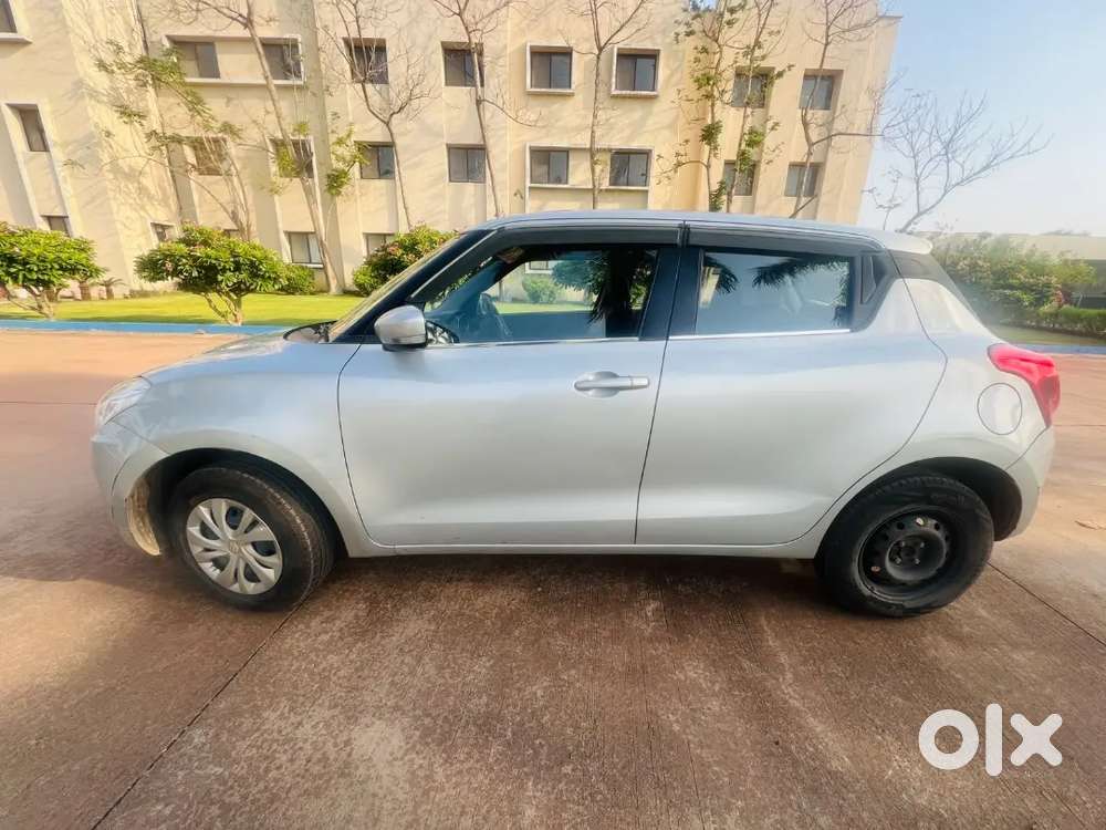 Maruti Swift 2019 Vxi Automatic