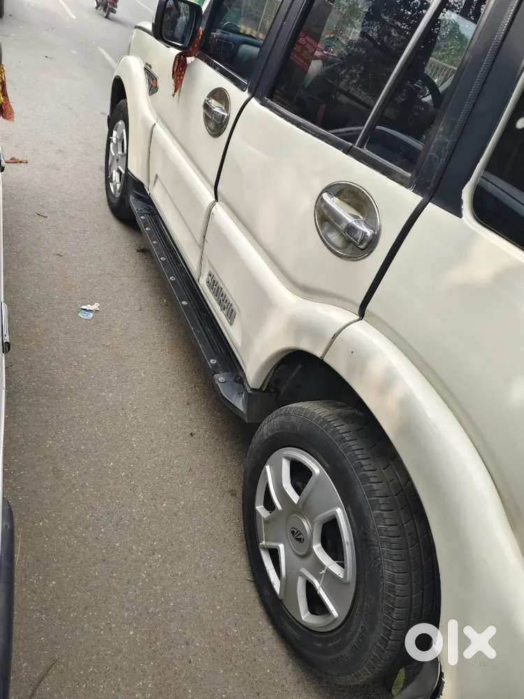 Mahindra Scorpio S6 Plus 2015 Diesel Car
