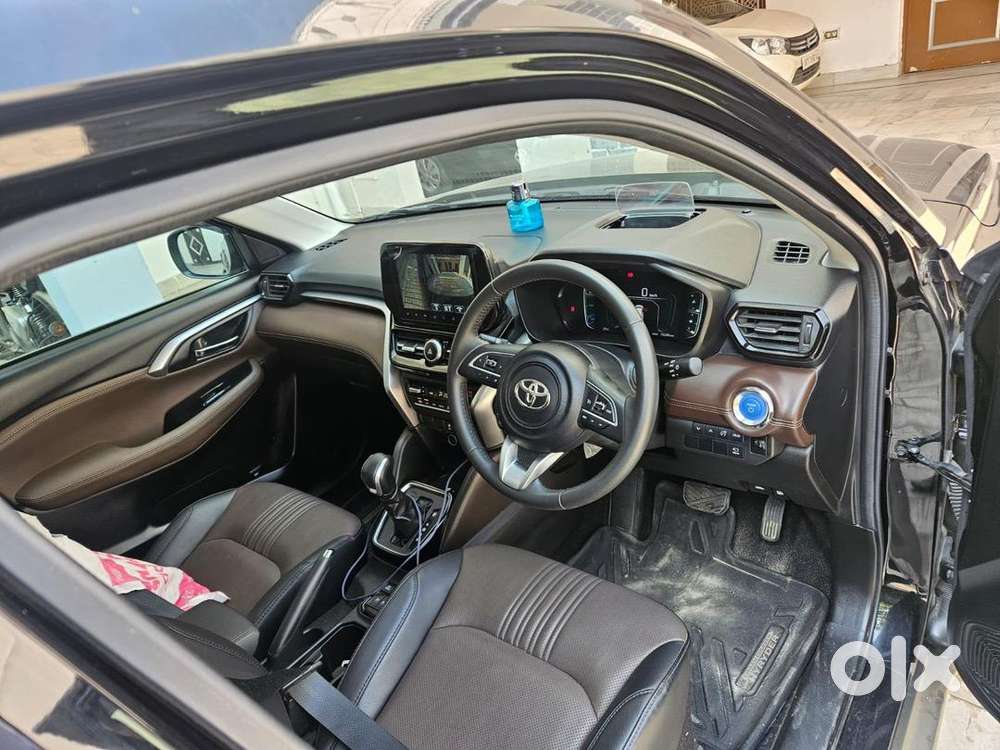 Toyota Urban Cruiser Hyryder 2024 Petrol Well Maintained