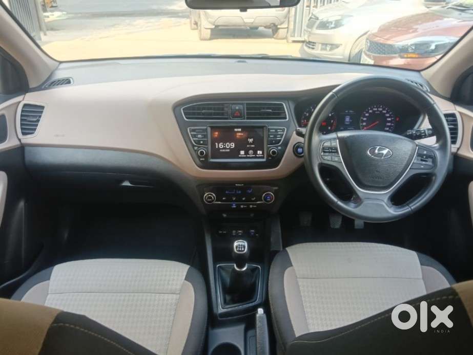 Hyundai I20 Petrol Asta Option, 2018, Petrol