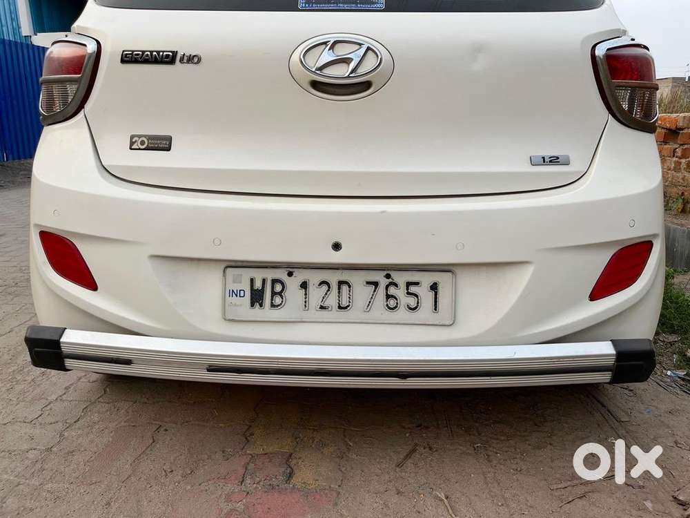 Hyundai Grand I10 1.2 Sportz  2016  42000 Km  First Owner  White