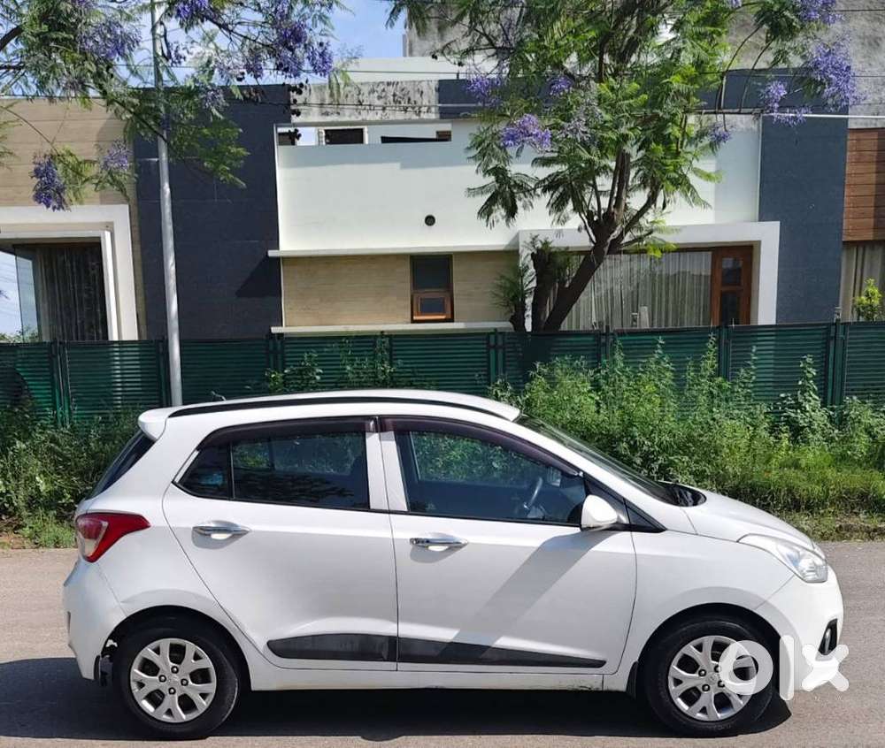 Hyundai Grand I10 Sportz, 2014, Petrol