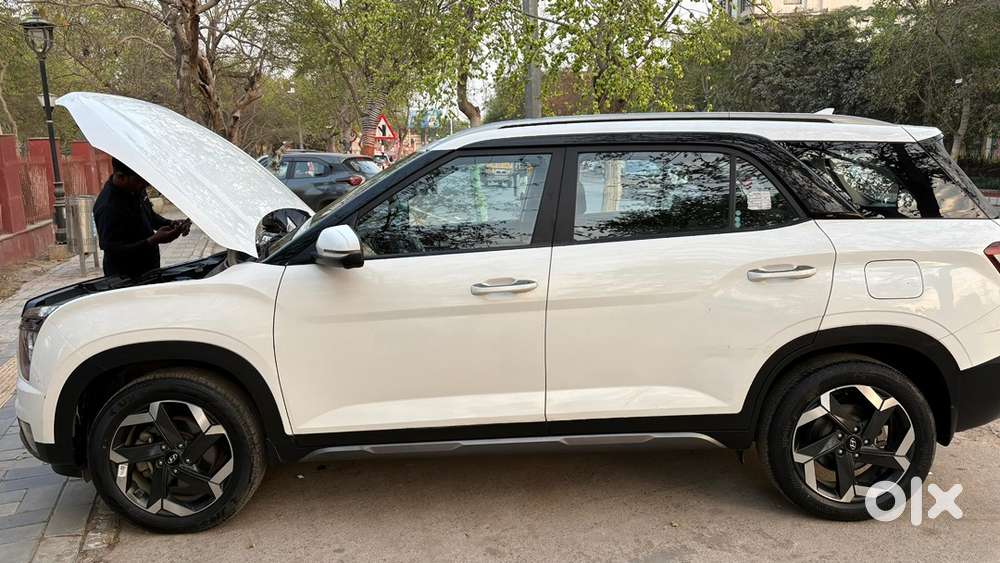 Hyundai Alcazar 2023 Diesel Well Maintained