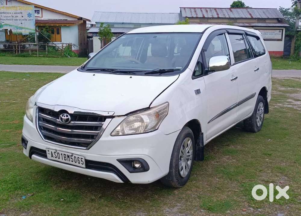 Toyota Innova Crysta, 2011