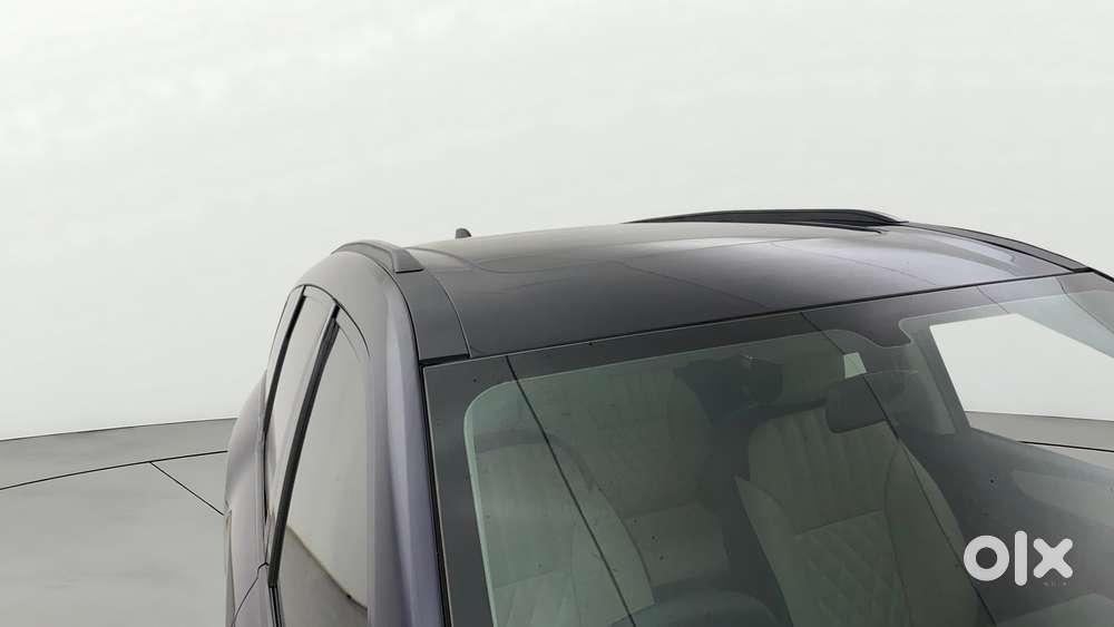 Mahindra Xuv700 2.0 Ax 5 Petrol At Str, 2024, Petrol