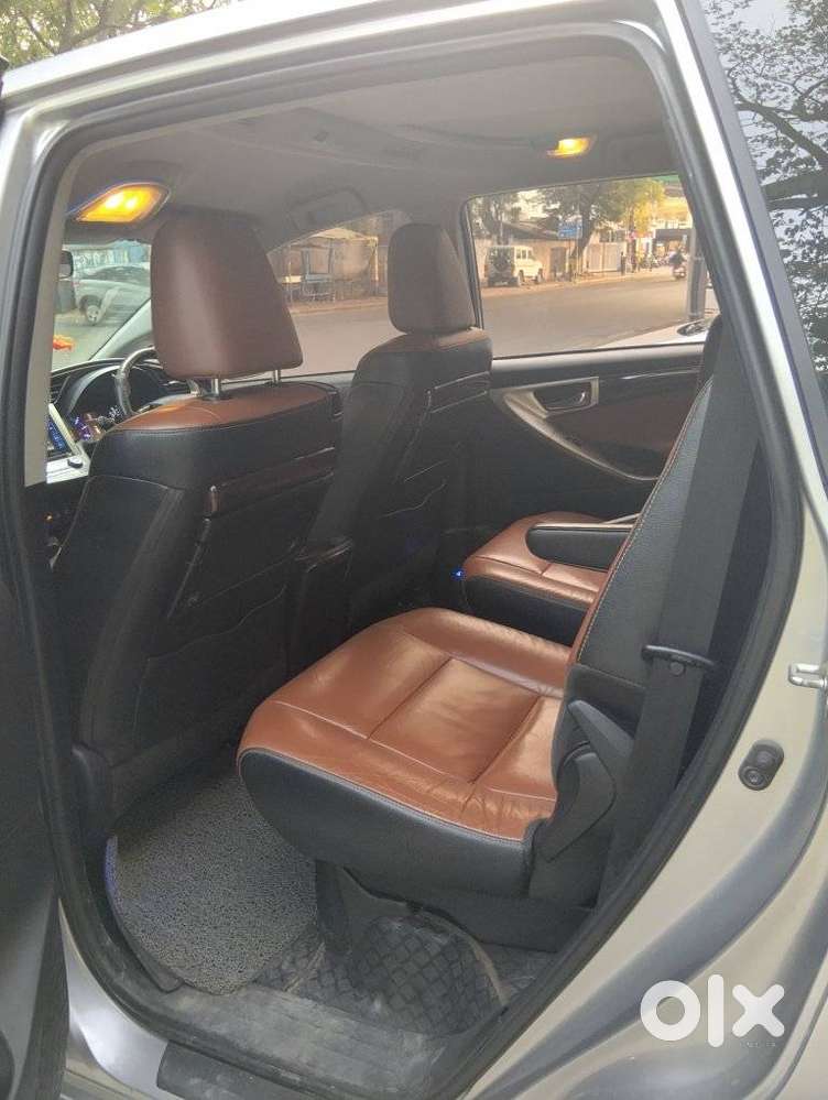 Toyota Innova Crysta 2.8z Automatic, 2016, Diesel