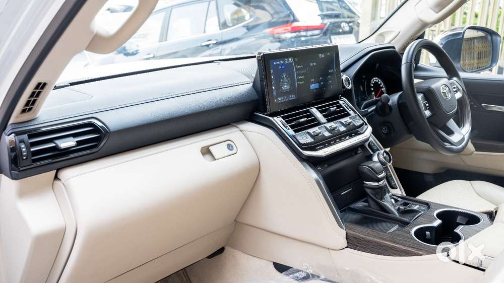 Toyota Land Cruiser Zx Petrol, 2024, Petrol