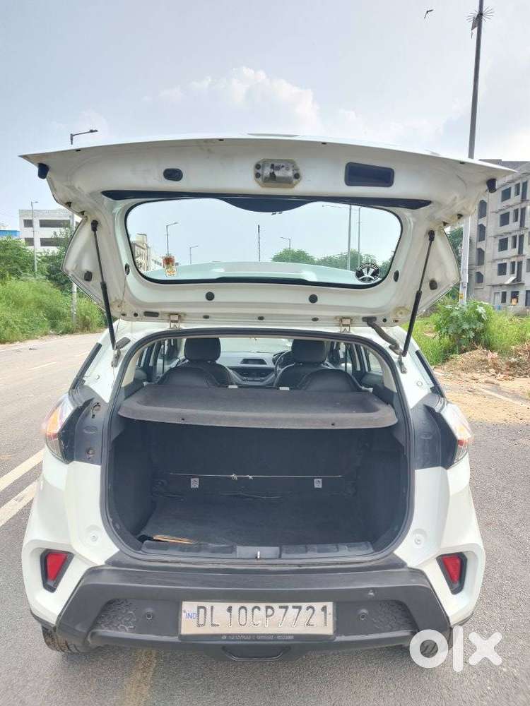 Tata Nexon 1.5 Revotorq Xm (s), 2021, Diesel