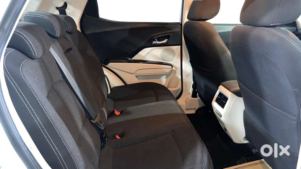 Mahindra Xuv 3xo Ax5l 1.2 Petrol At, 2024, Petrol