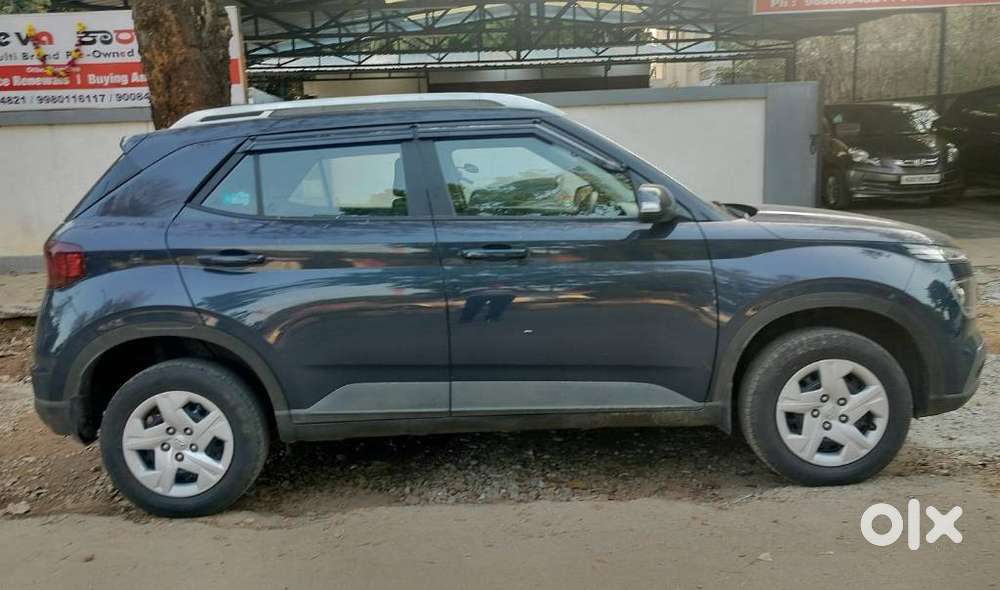 Hyundai Venue 1.2 S Plus, 2020, Petrol