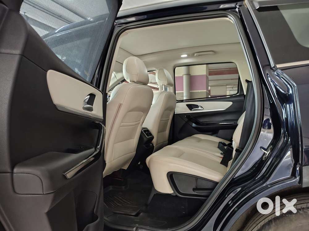 Mahindra Xuv700 2.0 Ax 7 Petrol At Luxury Pack Str, 2023, Petrol