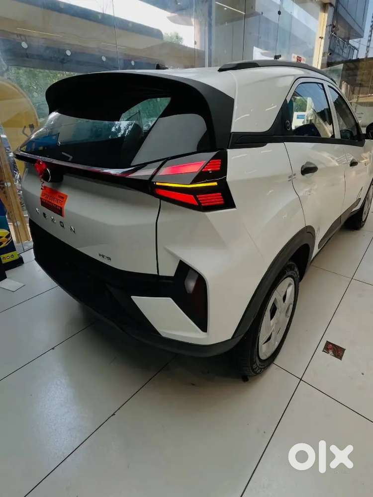 Tata Nexon Smart Plus 2026 Petrol Manual