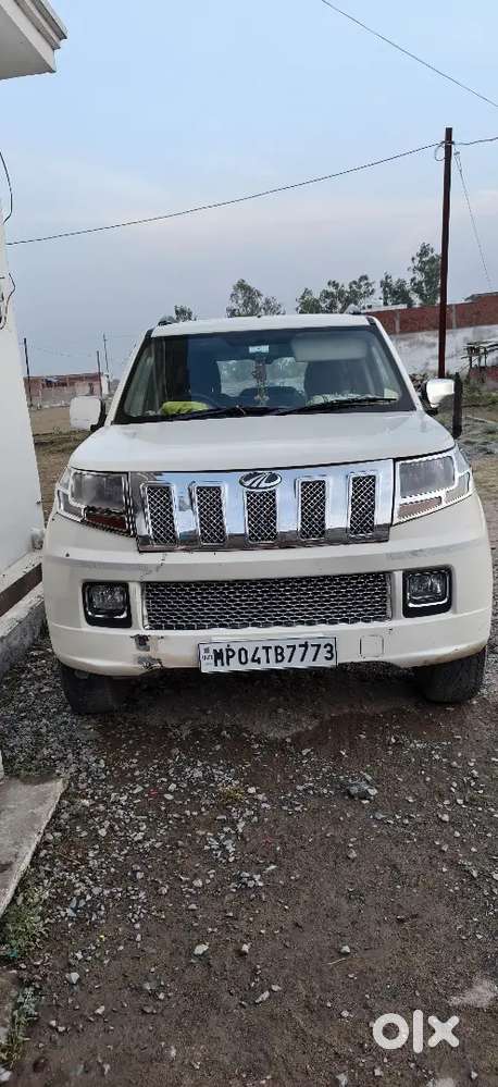 Mahindra Tuv 300 2018 Diesel 800000 Km Driven