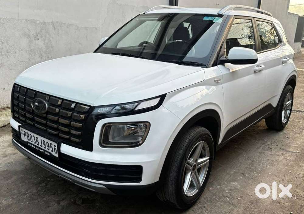 Hyundai Venue, 2022, Petrol