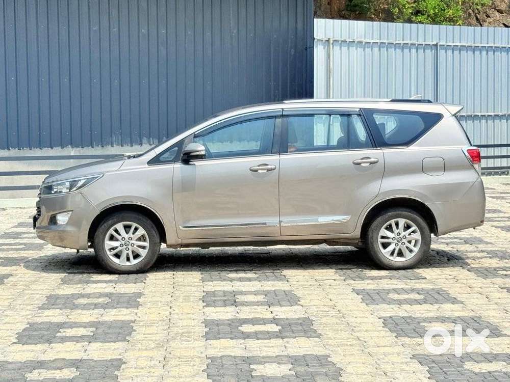 Toyota Innova Crysta