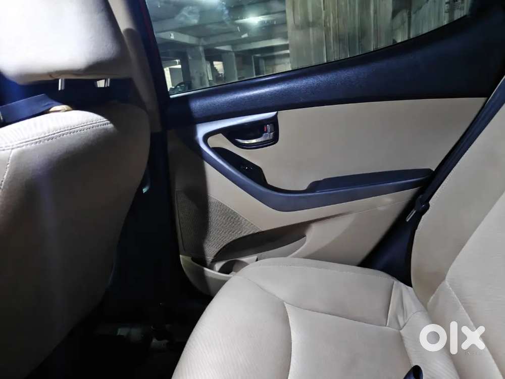 Hyundai New Elantra 2015 Diesel 93000 Km Driven