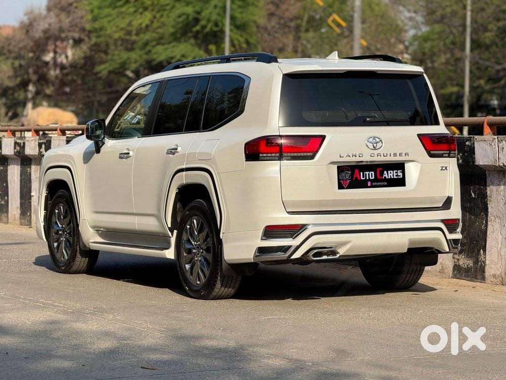 Toyota Land Cruiser Zx Petrol, 2025, Petrol