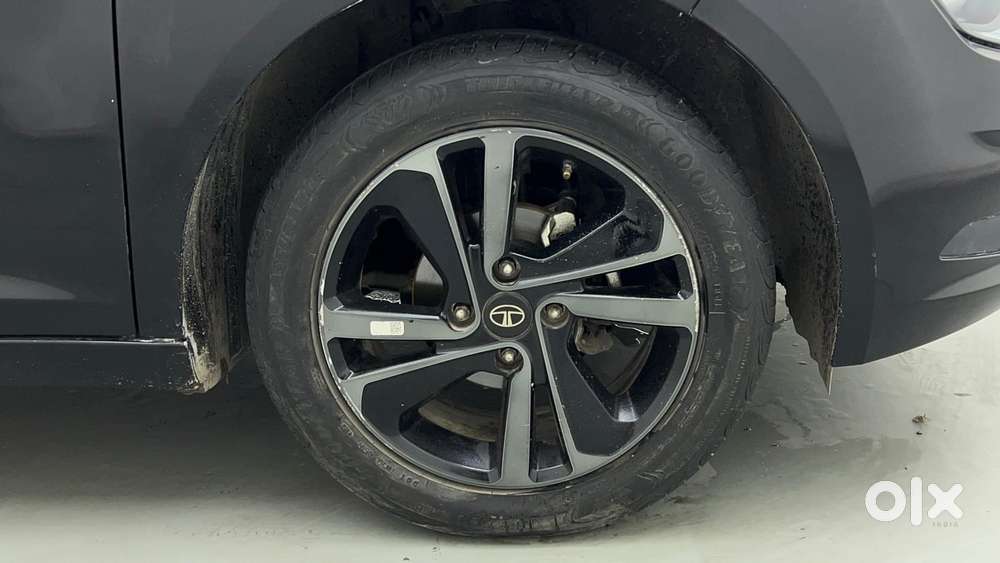 Tata Altroz 1.2 Xz Plus Dark Edition, 2022, Petrol