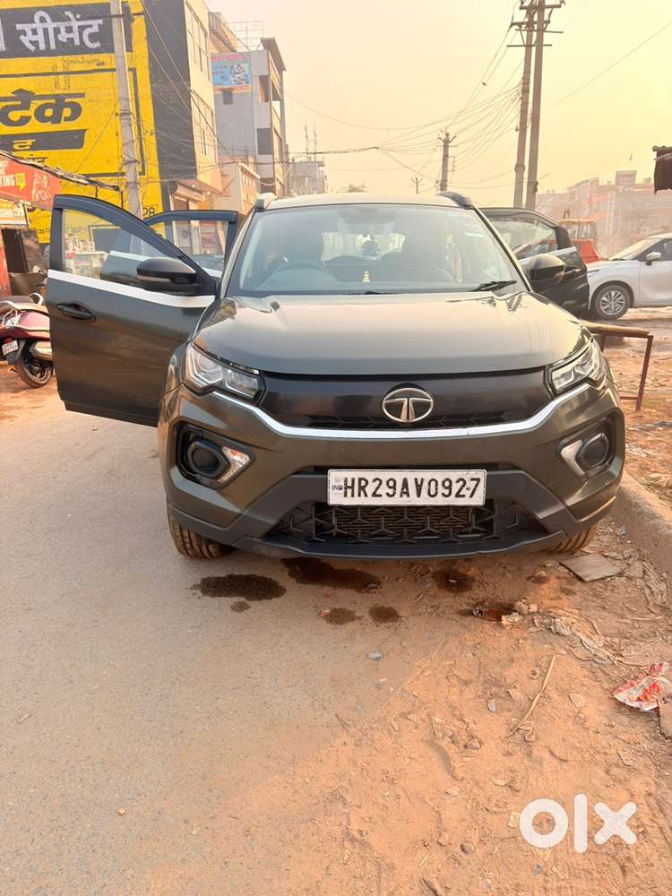 Tata Nexon Petrol 2020 Green 75000