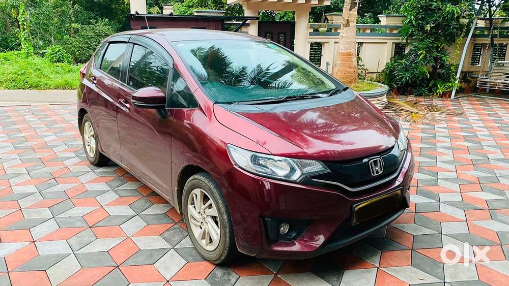 Honda Jazz Petrol Automatic 2016 Km Driven 42000