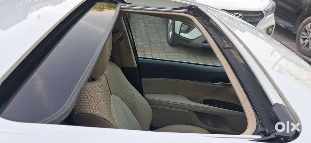 Toyota Camry Hybrid, 2023, Petrol