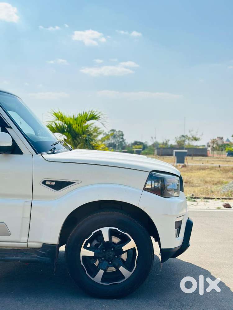 Mahindra Scorpio Classic 2.2 S 11 Mt 7 Str, 2023, Diesel