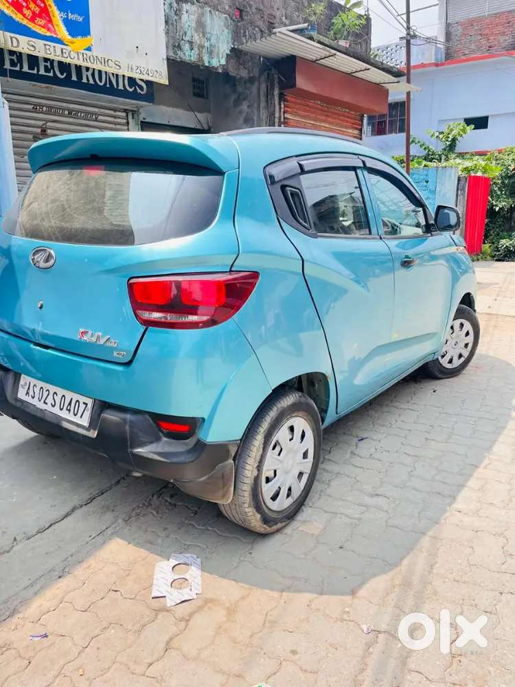 Mahindra Kuv 100 2017