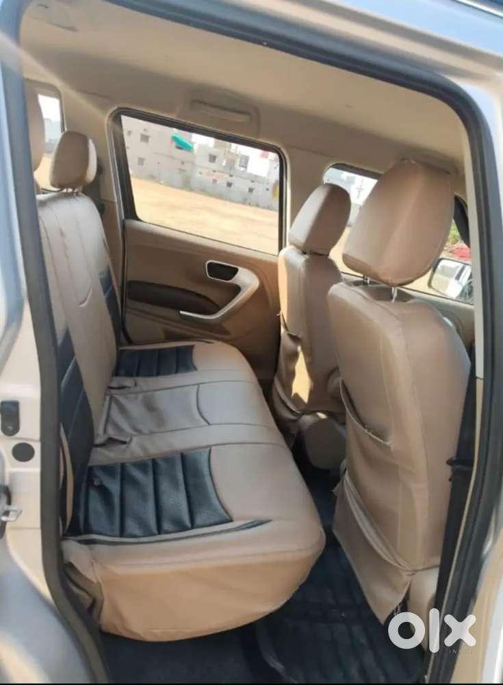Mahindra Tuv 300 2017